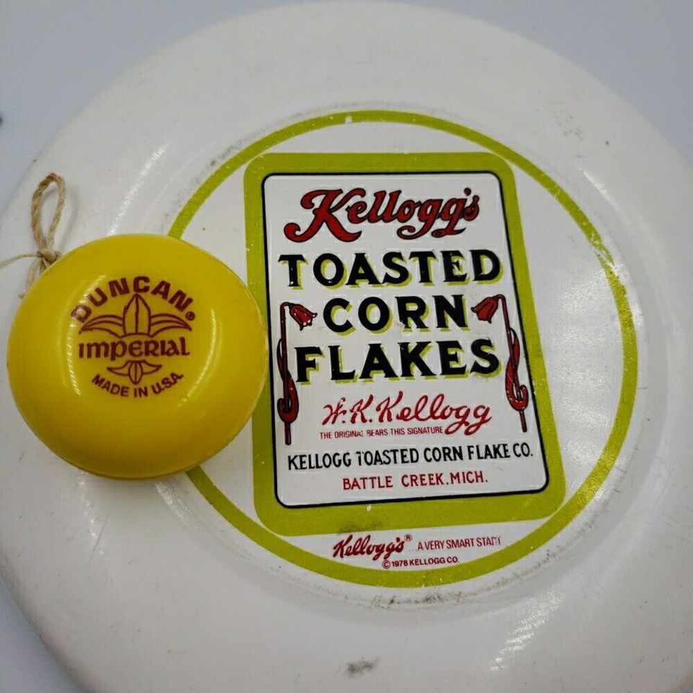 Vintage Kelloggs Yo Yo Flying Disc Toy Lot Duncan Imperial Corn Pops Corn Flakes